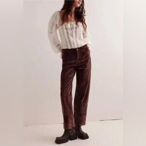 Free People Risk Taker High Rise Straight Leg Cords in Chocolate Truffle.Size 28